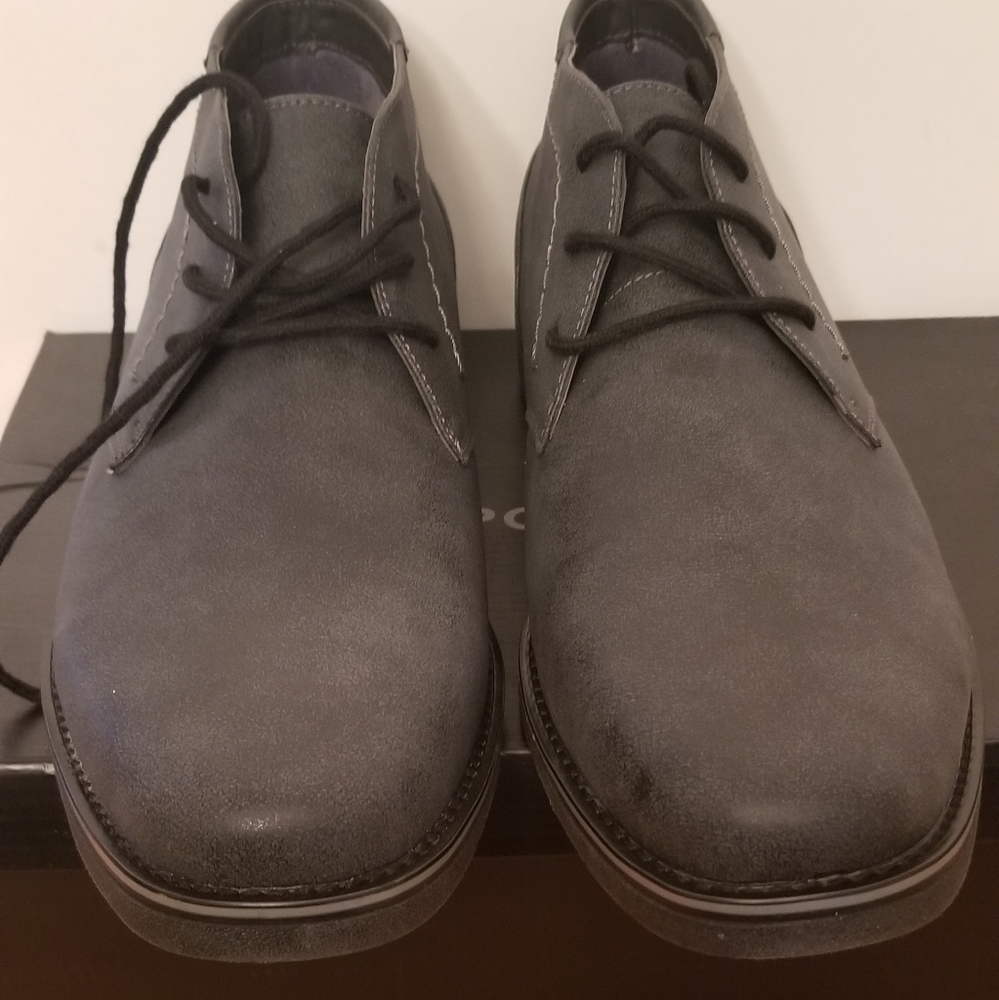 Mens Report Shoes Size 13